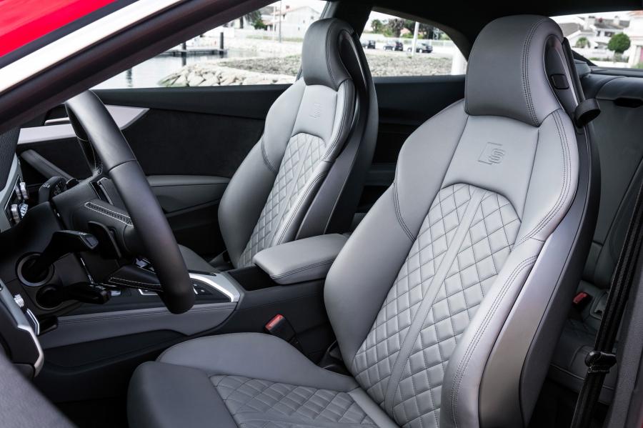 Интерьер Audi S5 Coupe 2016 года  (WW) (фото 7 из 75)
